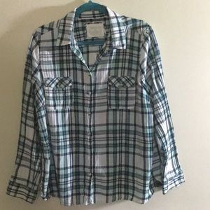 Plaid button down long sleeve shirt